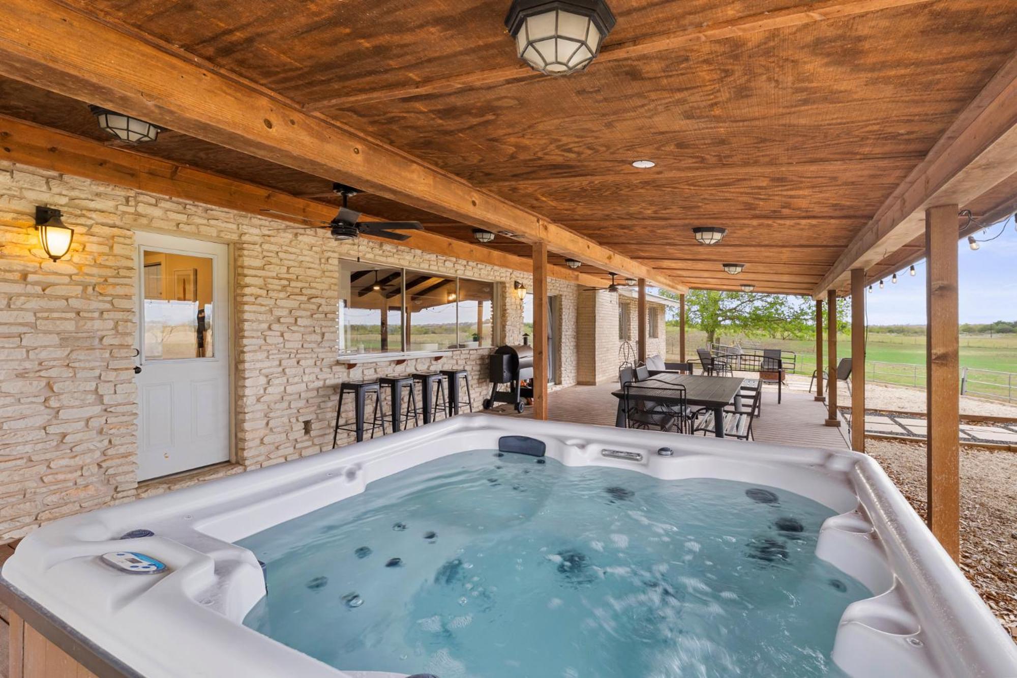 Villa Farm Retreat With Jacuzzi, Fire Pit, Mini Goats, Mini Ponies And Mini Cows San Marcos Habitación foto
